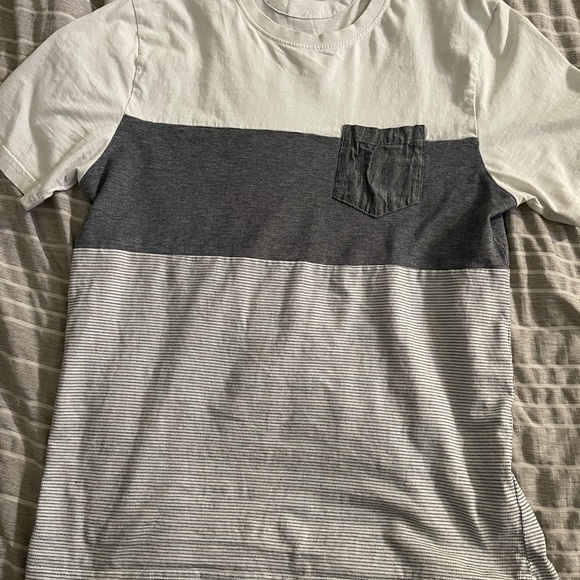 Zara t-shirt with pocket - Picture 5 of 7